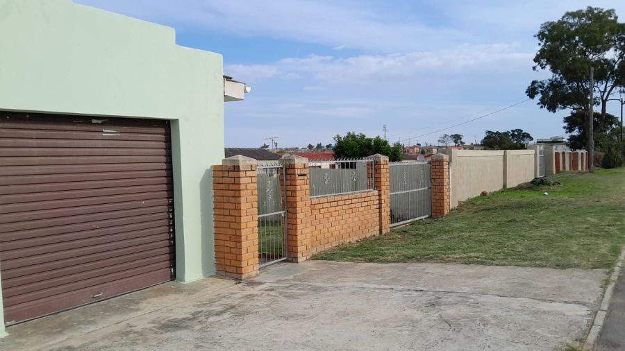 4 Bedroom Property for Sale in Mdantsane Eastern Cape